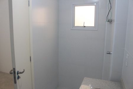 Apartamento à venda com 76m², 3 quartos e 2 vagasBanheiro da Suíte