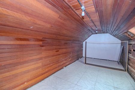 Casa para alugar com 216m², 5 quartos e 3 vagas Casa para alugar com 216m², 5 quartos e 3 vagasSótão