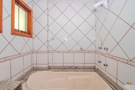 Casa para alugar com 216m², 5 quartos e 3 vagas Casa para alugar com 216m², 5 quartos e 3 vagasBanheiro da Suíte