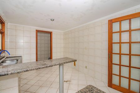 Casa para alugar com 216m², 5 quartos e 3 vagas Casa para alugar com 216m², 5 quartos e 3 vagasCozinha e Área de Serviço