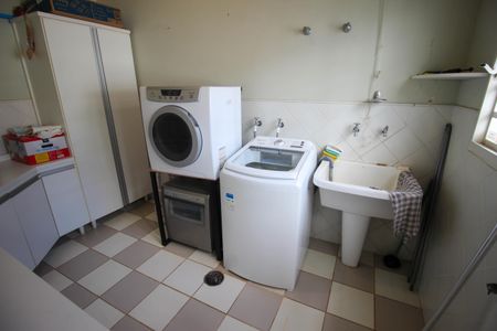 Casa de condomínio para alugar com 380m², 4 quartos e 4 vagas