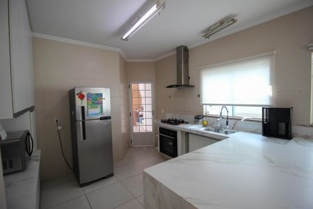 Casa de condomínio para alugar com 380m², 4 quartos e 4 vagas