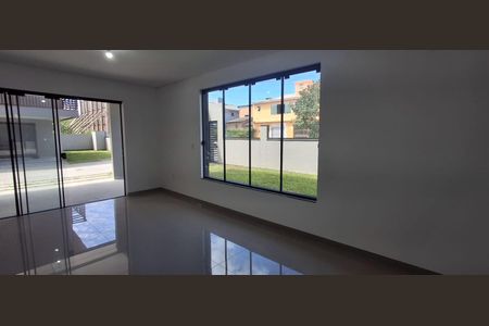 Casa de condomínio para alugar com 182m², 3 quartos e 1 vagaSala