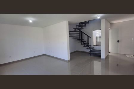 Casa de condomínio para alugar com 182m², 3 quartos e 1 vagaSala