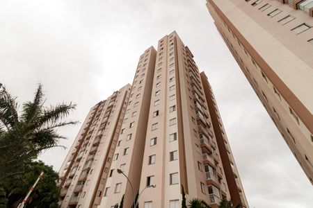 Apartamento à venda com 50m², 2 quartos e 1 vaga Apartamento à venda com 50m², 2 quartos e 1 vagaFachada