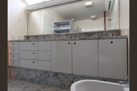 Apartamento à venda com 164m², 2 quartos e 1 vaga