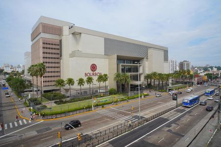 Varanda _Vista  de apartamento para alugar com 2 quartos, 90m² em Cristo Redentor, Porto Alegre