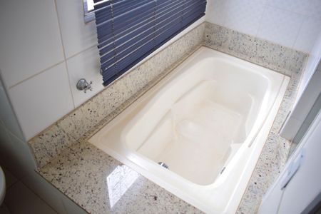 Apartamento para alugar com 200m², 5 quartos e 2 vagasBanheiro da Suíte 4