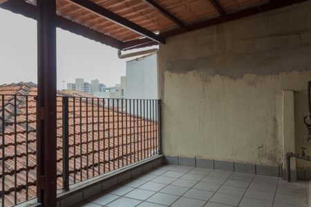 Casa à venda com 267m², 2 quartos e 2 vagas Casa à venda com 267m², 2 quartos e 2 vagasVaranda