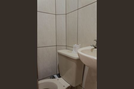 Casa à venda com 267m², 2 quartos e 2 vagas Casa à venda com 267m², 2 quartos e 2 vagasBanheiro da Área de Serviço / Quintal
