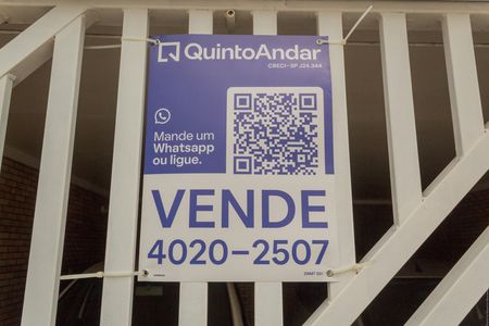 Casa à venda com 267m², 2 quartos e 2 vagas Casa à venda com 267m², 2 quartos e 2 vagasFachada