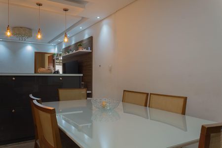 Casa à venda com 267m², 2 quartos e 2 vagas Casa à venda com 267m², 2 quartos e 2 vagasCozinha