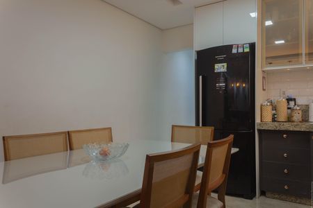 Casa à venda com 267m², 2 quartos e 2 vagas Casa à venda com 267m², 2 quartos e 2 vagasCozinha