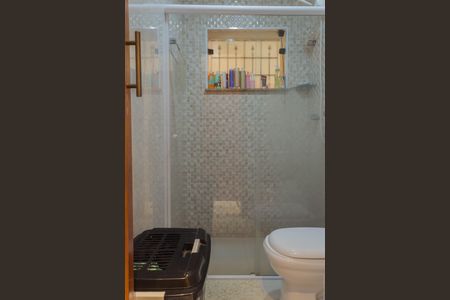 Casa à venda com 267m², 2 quartos e 2 vagas Casa à venda com 267m², 2 quartos e 2 vagasBanheiro da Suíte 1