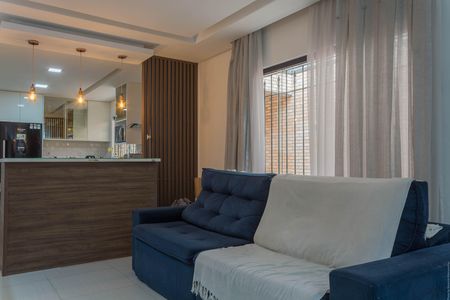 Casa à venda com 267m², 2 quartos e 2 vagas Casa à venda com 267m², 2 quartos e 2 vagasSala