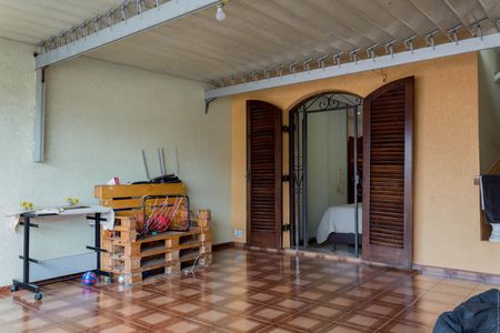 Casa à venda com 267m², 2 quartos e 2 vagas Casa à venda com 267m², 2 quartos e 2 vagasVaranda da Suíte 1