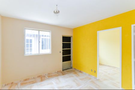 Sala de casa de condomínio para alugar com 2 quartos, 47m² em Vila Nova Bonsucesso, Guarulhos