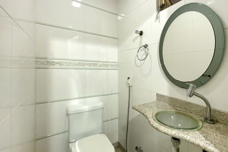 Apartamento para alugar com 235m², 3 quartos e 1 vagaLavabo do Escritório