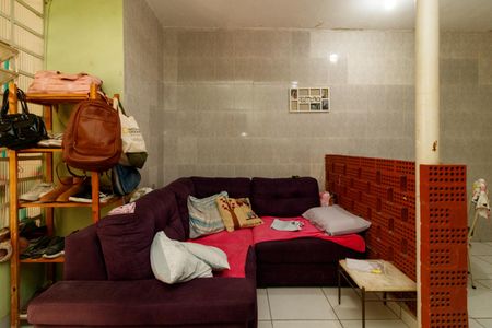 Casa à venda com 180m², 4 quartos e 4 vagasCasa 1