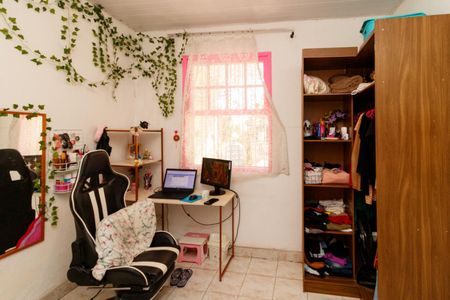 Casa à venda com 180m², 4 quartos e 4 vagasCasa 1