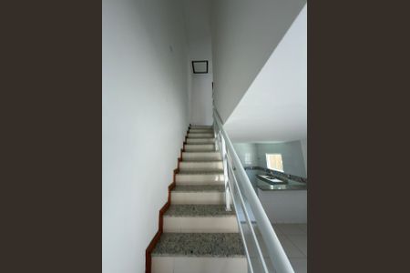 Sala de casa de condomínio para alugar com 2 quartos, 75m² em Bosque Fundo, Maricá