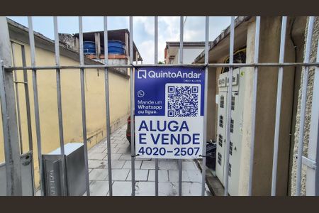 Apartamento para alugar com 100m², 1 quarto e sem vagaEntrada dos apartamentos e plaquinha 