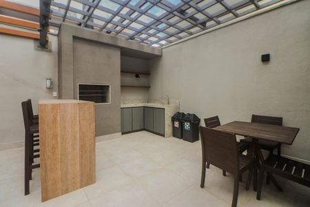 Apartamento para alugar com 67m², 2 quartos e 1 vaga Apartamento para alugar com 67m², 2 quartos e 1 vagaÁrea comum - Churrasqueira