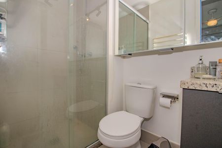 Apartamento para alugar com 67m², 2 quartos e 1 vaga Apartamento para alugar com 67m², 2 quartos e 1 vagaBanheiro da Suíte