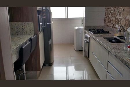 Apartamento à venda com 70m², 2 quartos e 2 vagasCozinha