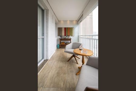 Apartamento para alugar com 145m², 3 quartos e 3 vagasVaranda 