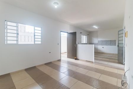Sala de casa para alugar com 2 quartos, 120m² em Jardim Aeroporto I, Mogi das Cruzes