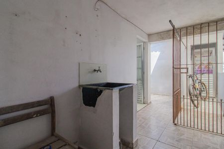 Casa para alugar com 75m², 2 quartos e 1 vagaÁrea de serviço