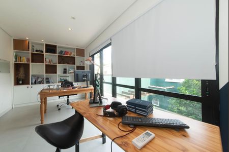 Casa à venda com 280m², 4 quartos e 2 vagasEscritorio