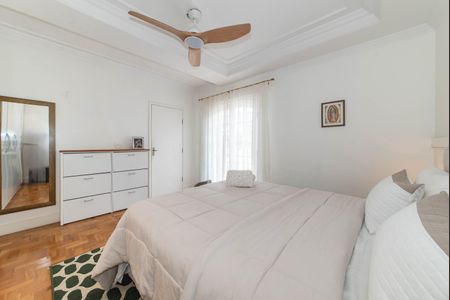 Casa à venda com 280m², 4 quartos e 2 vagasSuite