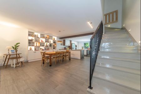 Casa à venda com 280m², 4 quartos e 2 vagasSala