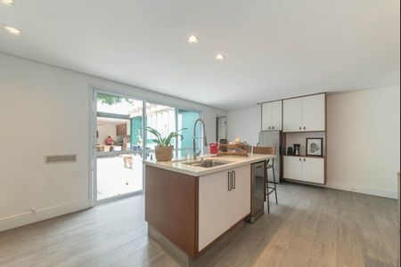 Casa à venda com 280m², 4 quartos e 2 vagasCozinha