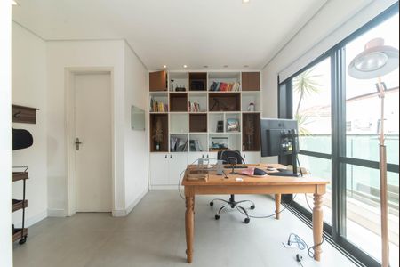 Casa à venda com 280m², 4 quartos e 2 vagasEscritorio