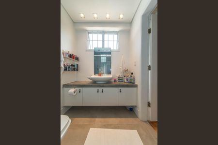 Casa à venda com 280m², 4 quartos e 2 vagasBanheiro da Suíte