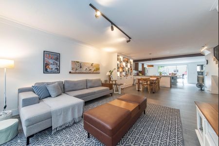 Casa à venda com 280m², 4 quartos e 2 vagasSala