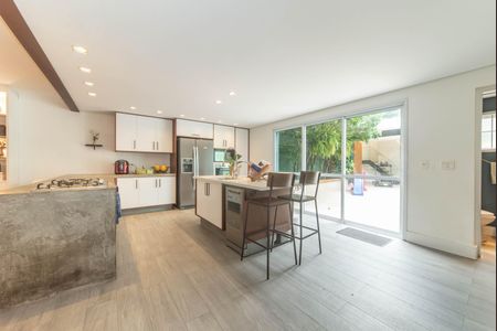 Casa à venda com 280m², 4 quartos e 2 vagasCozinha