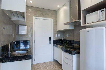 Cozinha de kitnet/studio para alugar com 1 quarto, 23m² em Buritis, Belo Horizonte