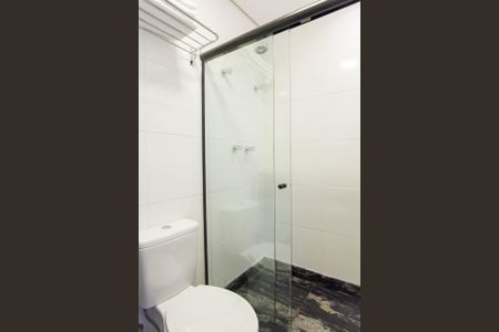 Banheiro de kitnet/studio para alugar com 1 quarto, 23m² em Buritis, Belo Horizonte