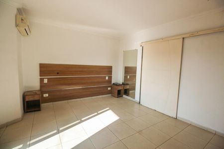 Casa para alugar com 300m², 3 quartos e 4 vagasSuíte