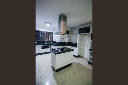 Casa para alugar com 300m², 3 quartos e 4 vagasCozinha