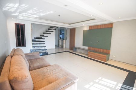 Casa para alugar com 300m², 3 quartos e 4 vagasSala