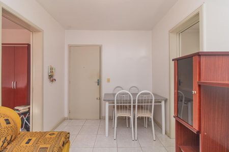 Sala de apartamento para alugar com 1 quarto, 40m² em Santo Antônio, Porto Alegre