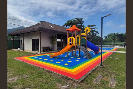 Casa de condomínio à venda com 320m², 4 quartos e 2 vagas