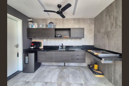 Casa de condomínio à venda com 320m², 4 quartos e 2 vagas