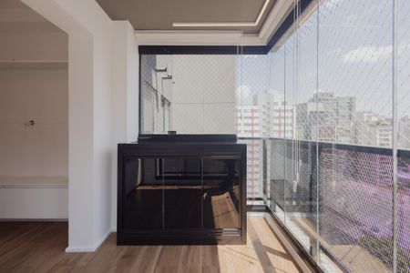Apartamento para alugar com 67m², 2 quartos e 1 vaga Apartamento para alugar com 67m², 2 quartos e 1 vagaVaranda