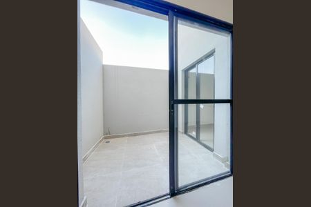 Varanda de casa de condomínio à venda com 2 quartos, 74m² em Jardim das Flores, Osasco